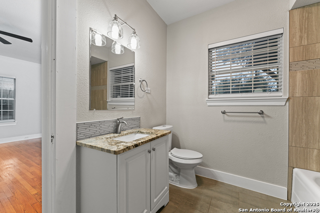1806 W Mistletoe Ave Property Photo 10