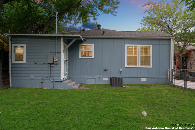 1806 W Mistletoe Ave Property Photo 16