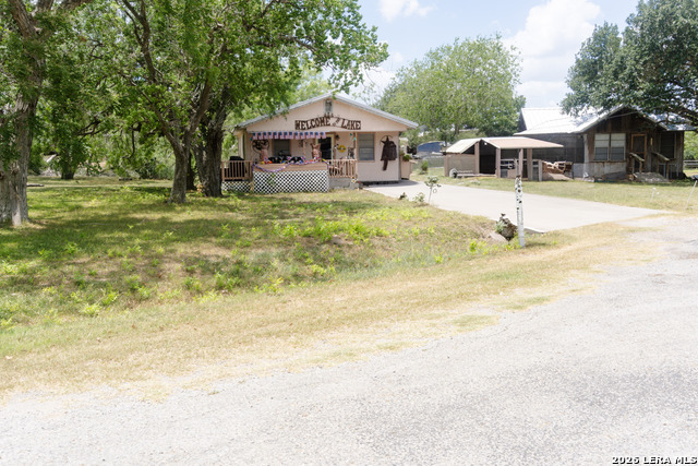115 Lake Terrace Property Photo 3