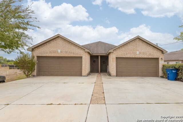 214 Stone Gate Property Photo 1