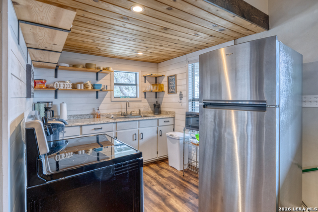 1674 Flat Rock Property Photo 16