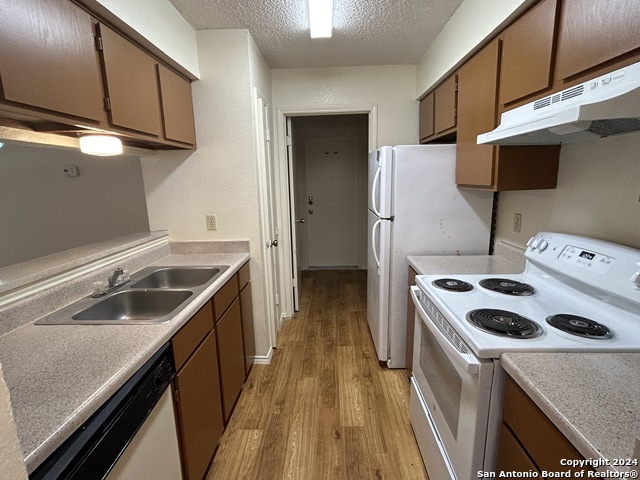 14526 Waddesdon Bluff Property Photo 4