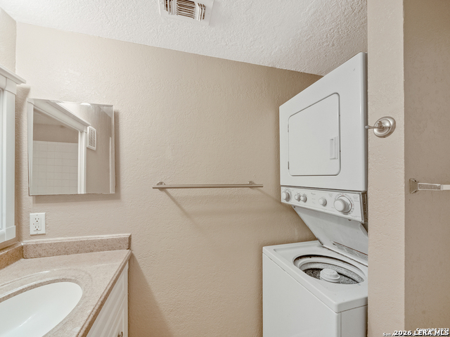 11610 Vance Jackson Property Photo 3