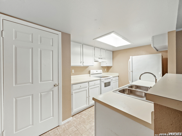 11610 Vance Jackson Property Photo 10
