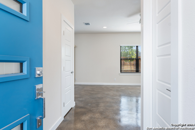 211 Utah St Property Photo 3