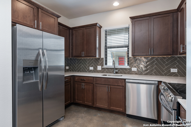 211 Utah St Property Photo 8