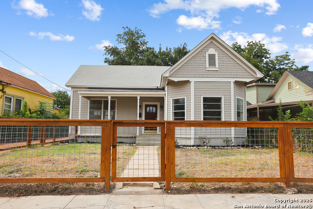 926 Nolan St Property Photo 1