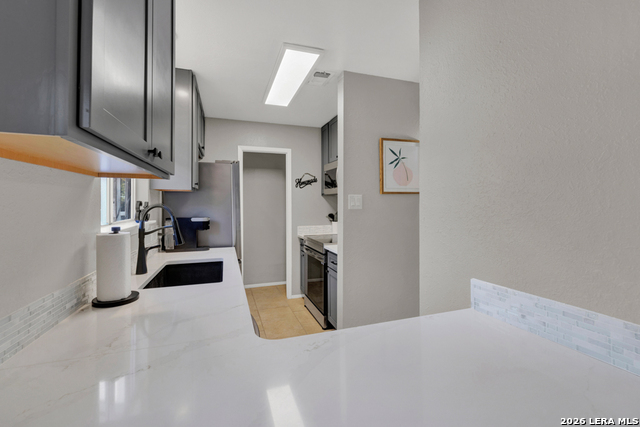 1033 Parkview Property Photo 7