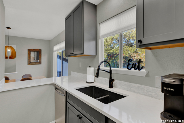 1033 Parkview Property Photo 9