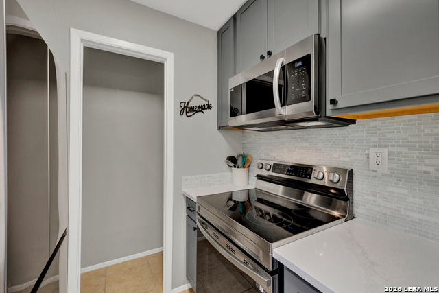 1033 Parkview Property Photo 10