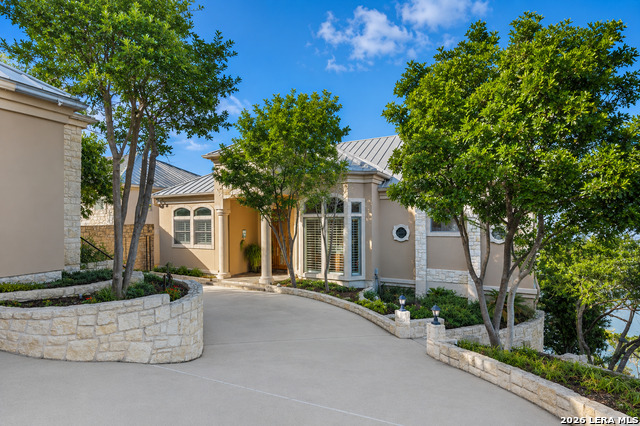 985 Janet Property Photo 2