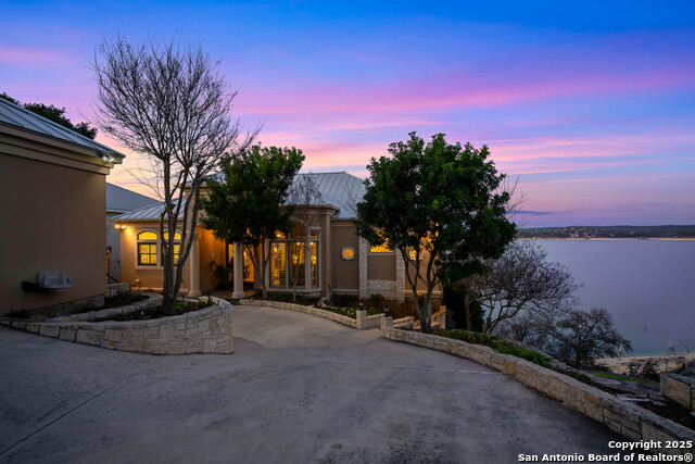 985 Janet Property Photo 36