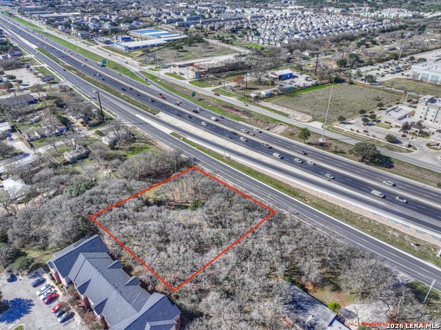 2108 Interstate 35 Property Photo 1