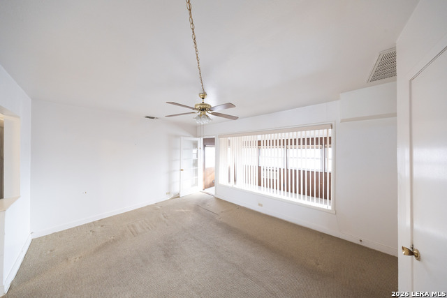 543 Club Dr Property Photo 8