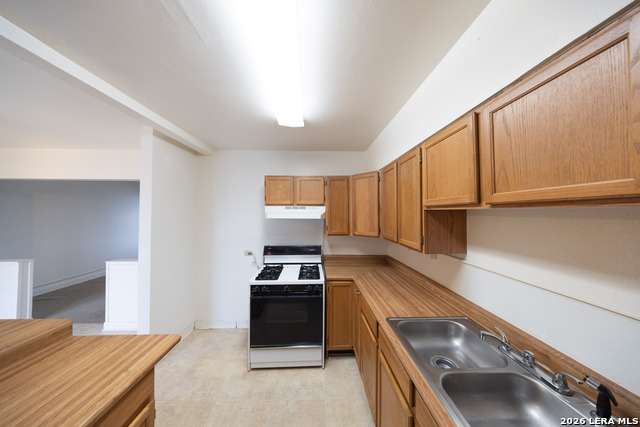 543 Club Dr Property Photo 14