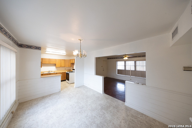 543 Club Dr Property Photo 19