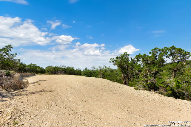 472 Stallion Estates Dr Property Photo 7