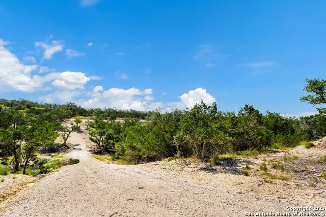472 Stallion Estates Dr Property Photo 8