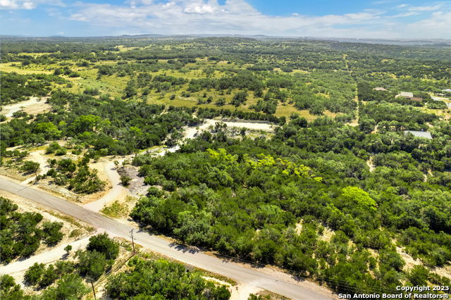 472 Stallion Estates Dr Property Photo 13