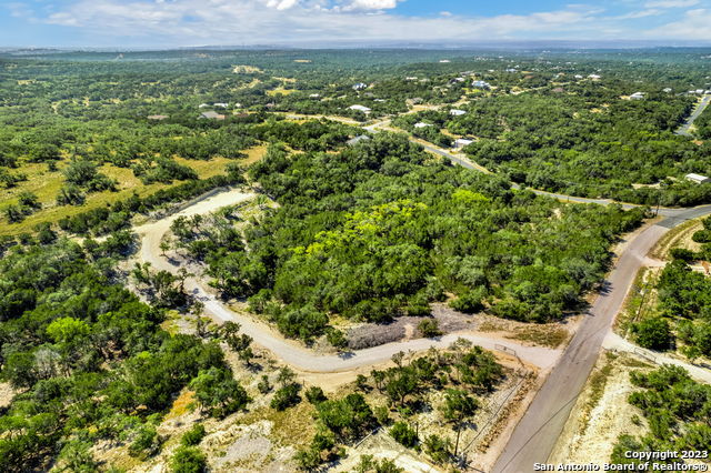 472 Stallion Estates Dr Property Photo 14