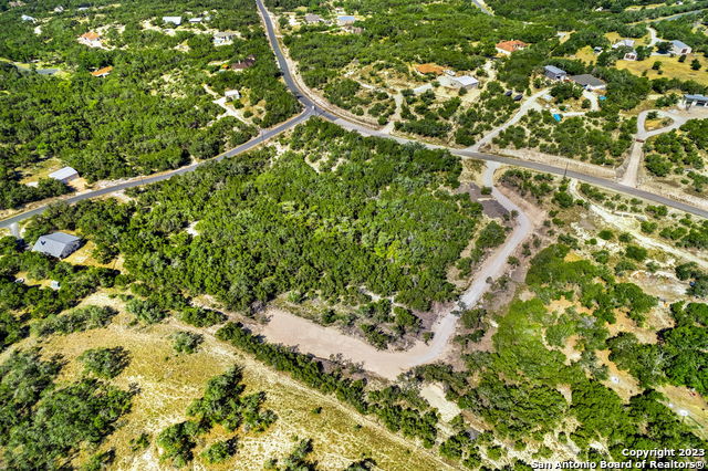 472 Stallion Estates Dr Property Photo 16