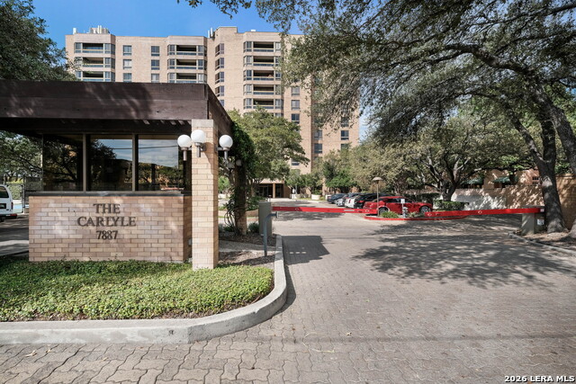 7887 Broadway Property Photo 1