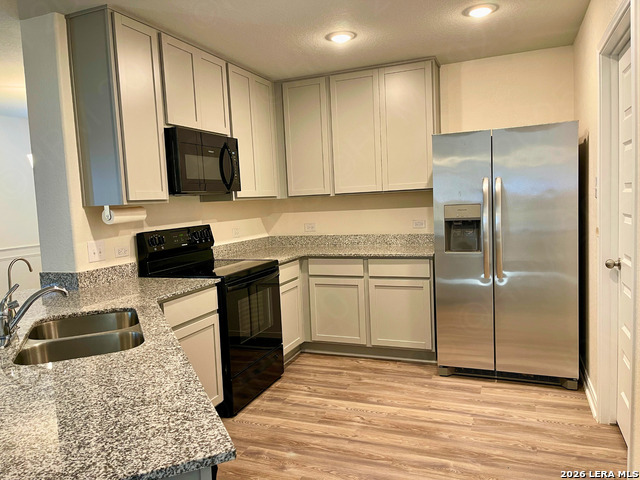 8563 Redhawk Loop Property Photo 8