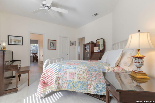1817 Summit Point Property Photo 15
