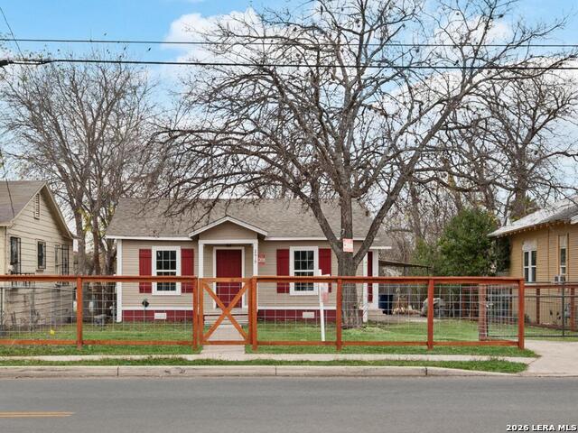 2619 E Houston Property Photo 1