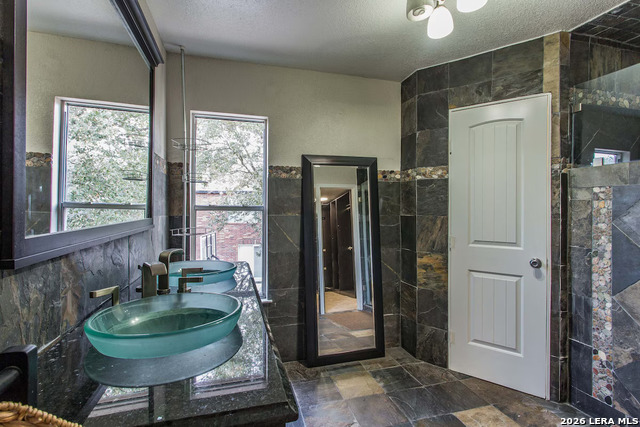 8414 Cross Property Photo 8
