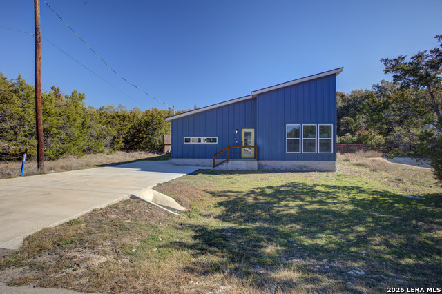 1827 Live Oak Property Photo 5