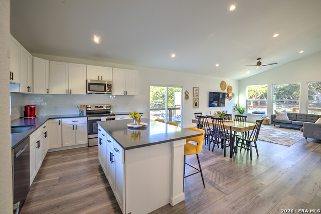 1827 Live Oak Property Photo 8