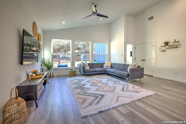 1827 Live Oak Property Photo 15