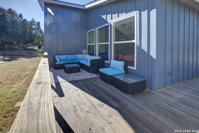 1827 Live Oak Property Photo 28