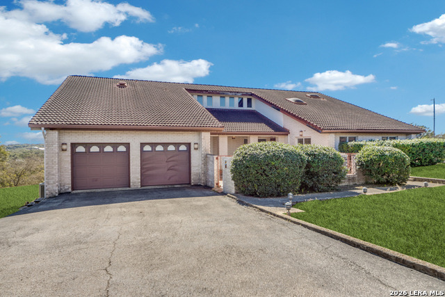 3306 Single Peak Property Photo 1