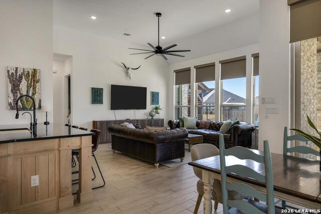 1412 Gifford Park Property Photo 9