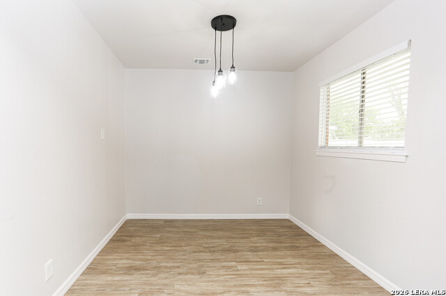 7118 Castleridge Property Photo 8