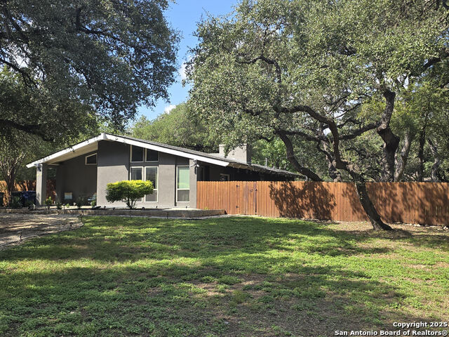 8715 Post Oak