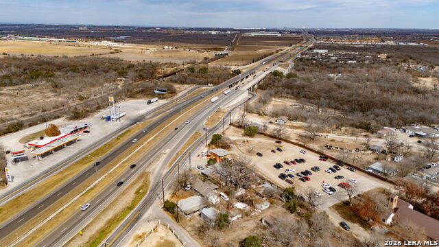 13486 Interstate 35 Property Photo 2