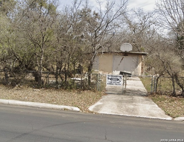 5400 Thistle Dr Property Photo 2