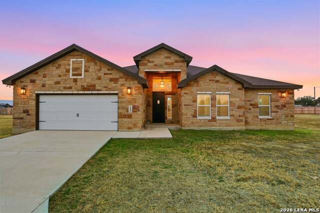 100 W Short Meadow Property Photo 1