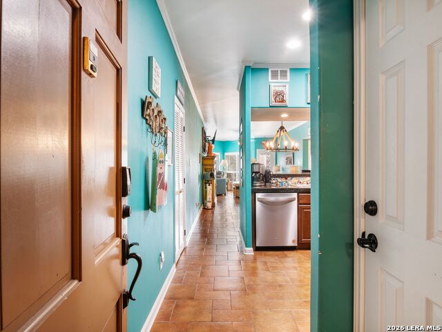401 W Lincoln St Property Photo 3
