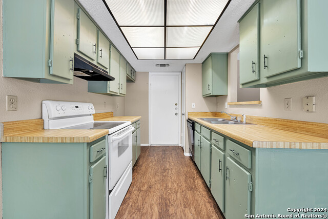 6427 Ridge Place Property Photo 3