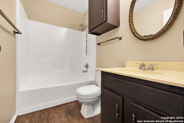 6427 Ridge Place Property Photo 7