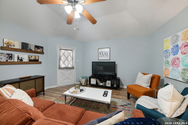 5607 Clearwood Property Photo 6