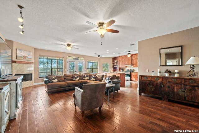852 Crossbow Property Photo 8