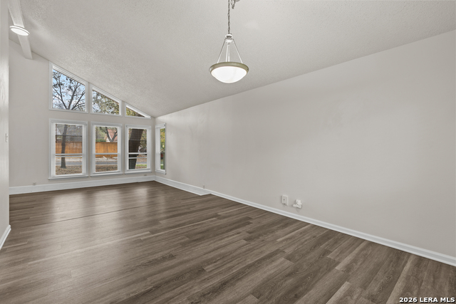 14131 Kings Mdws Property Photo 7