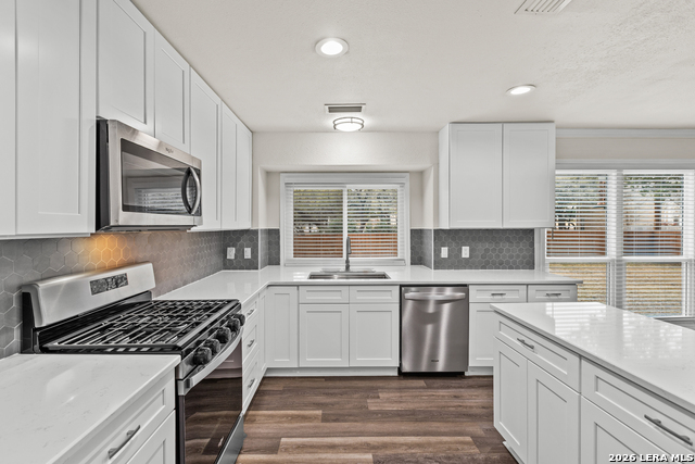 14131 Kings Mdws Property Photo 8