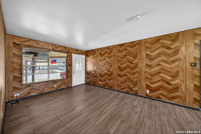 155 Seacomber Pl Property Photo 4