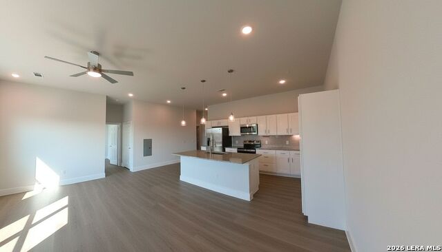 330 E Carson Property Photo 4